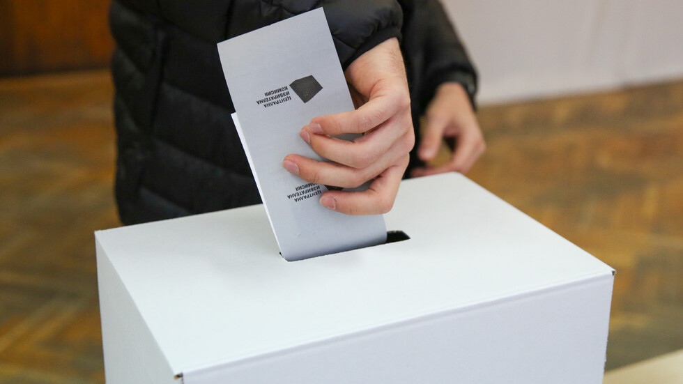 Обявиха първите прогнозни резултати от предсрочните парламентарни избори в България