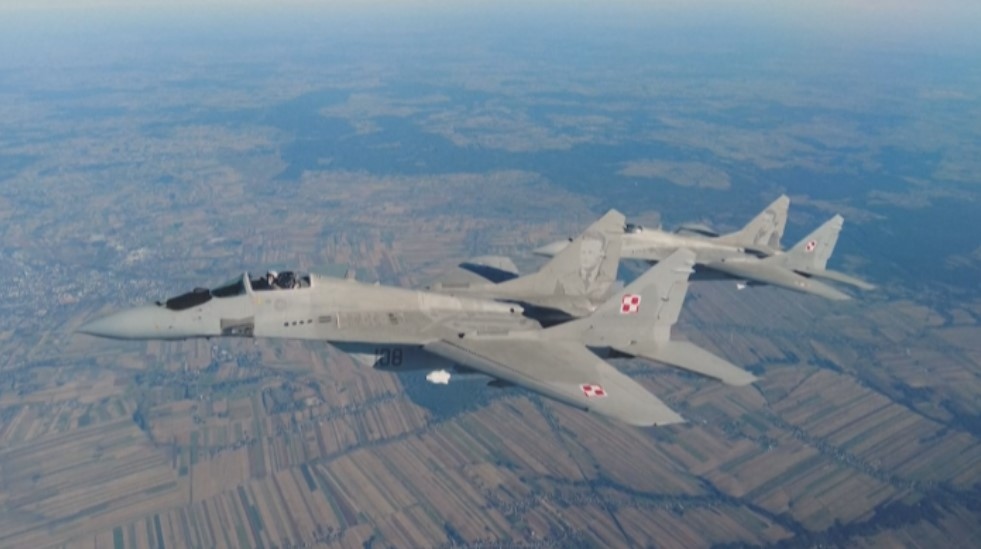Полските власти предадоха първата партида от няколко изтребителя МиГ 29 за