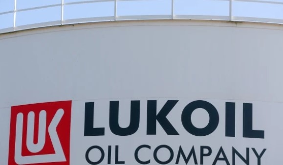 Комисията за защита на конкуренцията   Лукойл Нефтохим Бургас АД и Лукойл България