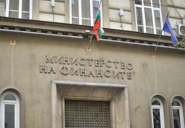 Забавяне на растежа на икономиката до 1 8 през тази