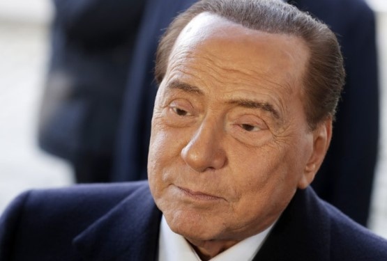 Бившият италиански премиер Силвио Берлускони е приет в болница в