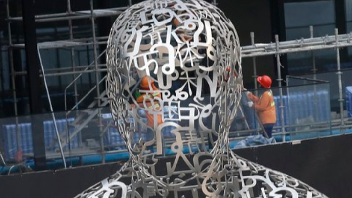 Френският регулатор на личните данни съобщи че е получил две