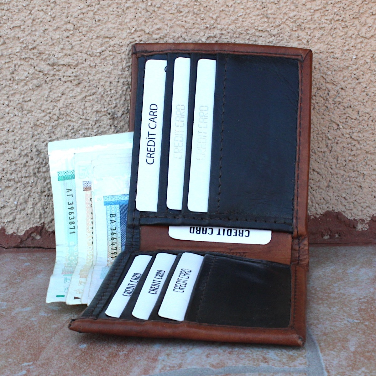 Много хора подценяват ролята на портфейла считайки го само за