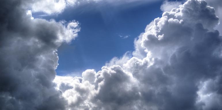 По значителна ще се задържи облачността над северозападните и югоизточните райони