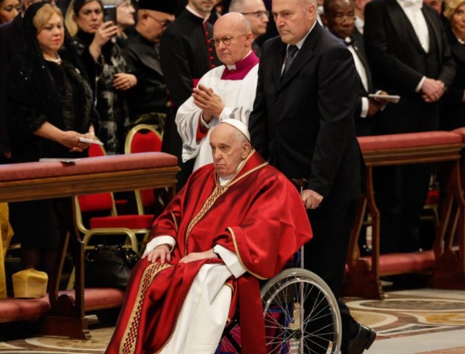 Папа Франциск няма да присъства на традиционната молитва на Разпети