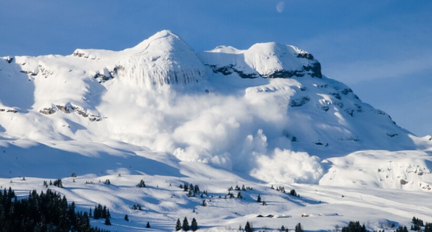 Лавина уби четирима души във Френските Алпи Други са ранени