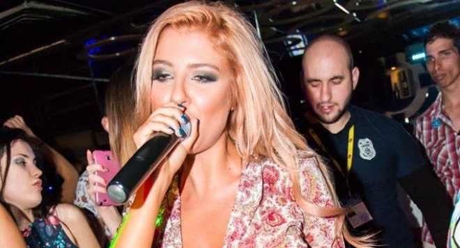 Фолкпевицата Андреа рядко може да има участие което да не