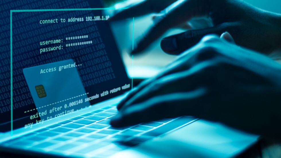 Двама румънци и трима българи са задържани по подозрения в