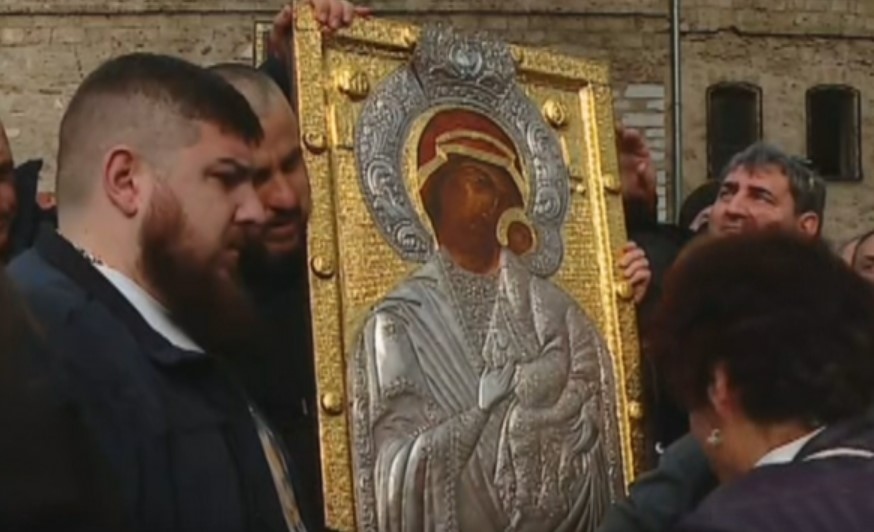 По традиция на втория ден след Великден в Бачковския манастир