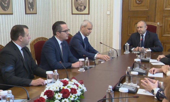 Президентът Румен Радев продължава консултациите с представителите на парламентарните групи