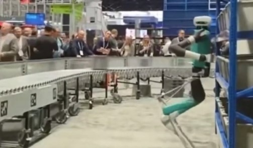 Роботите също се уморяват Това доказа смущаващо видео в което