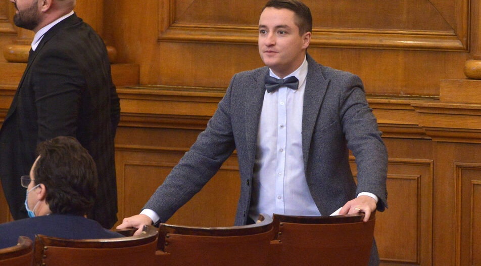 Тъп популизъм на Възраждане БСП е исканата забрана за