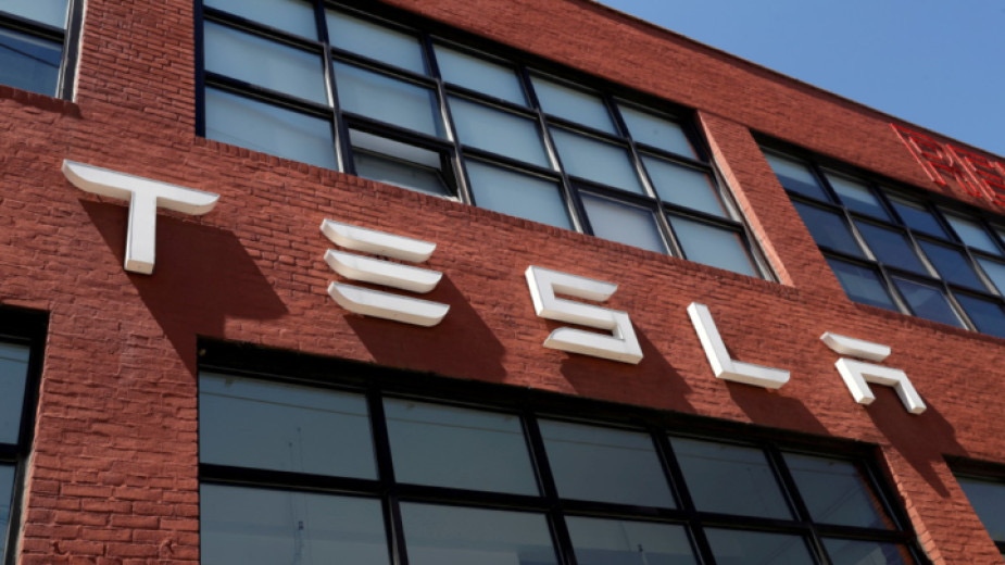 Акциите на Tesla поскъпнаха след последните промени в цените за
