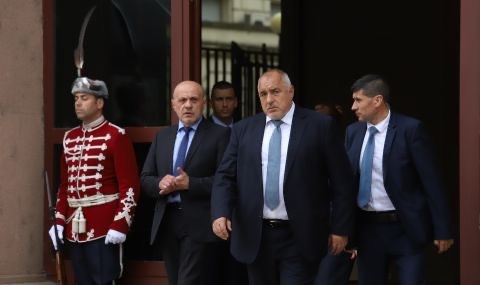 Коментар на Петър Чолаков Управлението на експертно правителство подкрепено от ГЕРБ