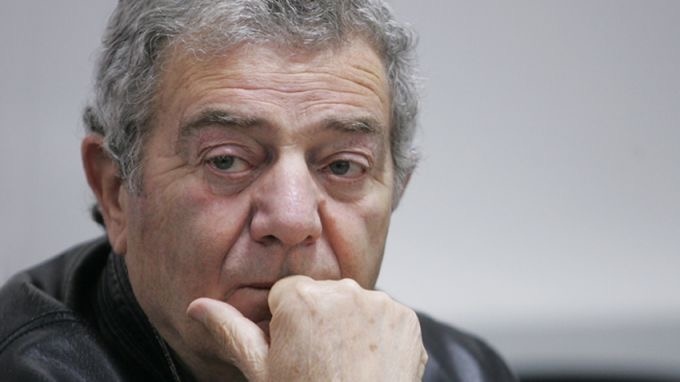 Имам подозрения че на Румен Радев това му е приятно