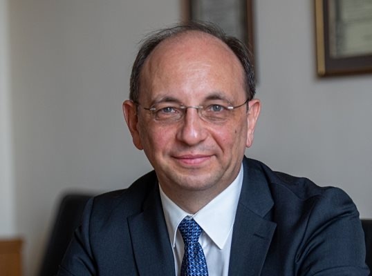 Бих казал като гражданин Благодаря на служебния кабинет че е