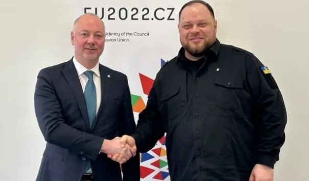 България ще продължи да подкрепя Украйна категорично с всички инструменти