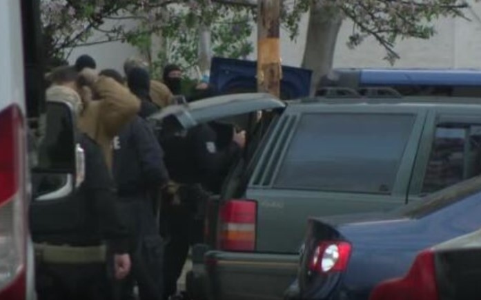 Барикадиралият се мъж в Люлин е бил задържан Около два