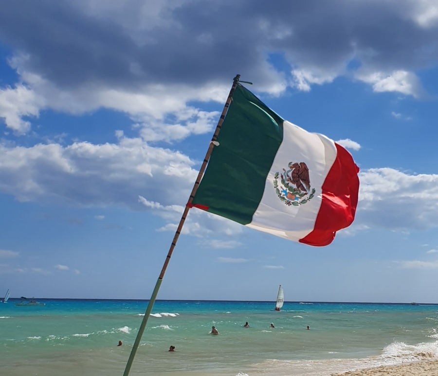 Мексико отново връща български туристи без причини и обяснения което