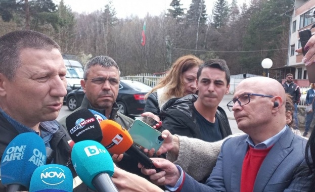 Днес около 11 30 12 без 25 главният прокурор пътувайки