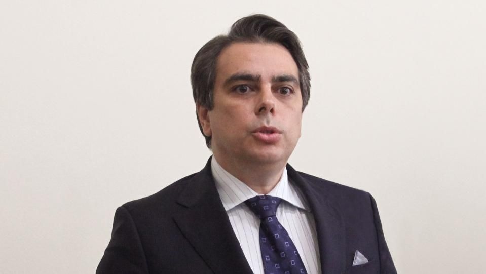 Съпредседателят на Продължаваме промяната Асен Василев коментира в кулоарите на