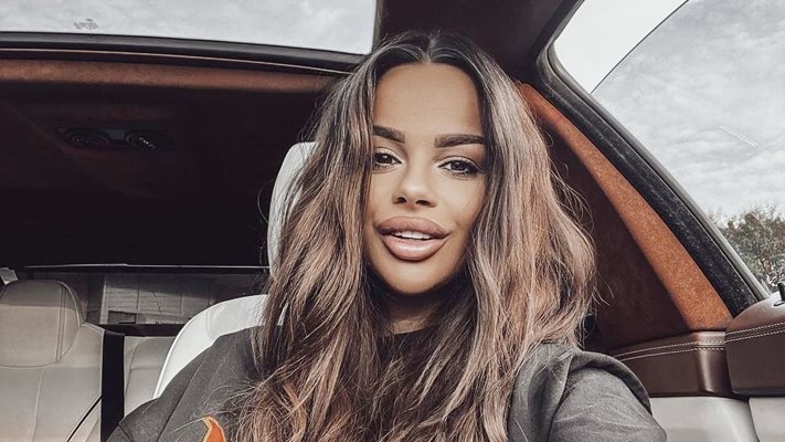 Сузанита продължава да се излага дори след като стана майка