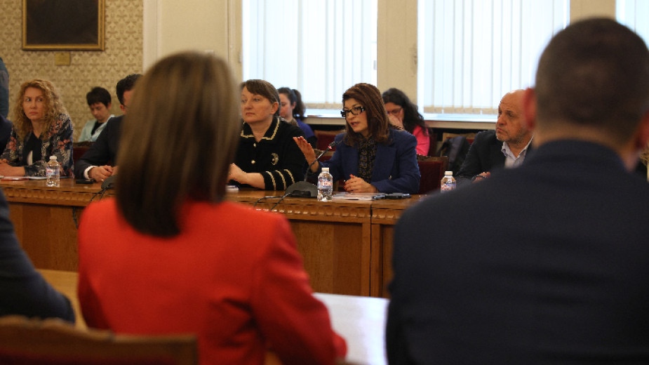 ГЕРБ СДС проведе среща с Продължаваме промяната Демократична България  