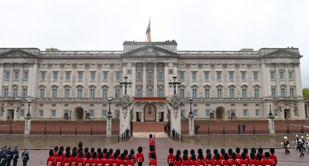 Министър председателят Гълъб Донев проведе кратка среща с крал Чарлз III