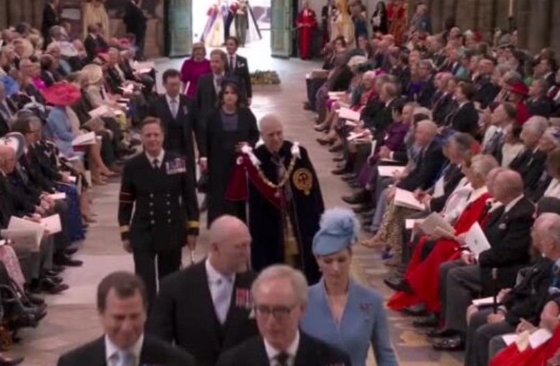 Е на тържеството Те са получили ръчно рисувани покани за коронацията