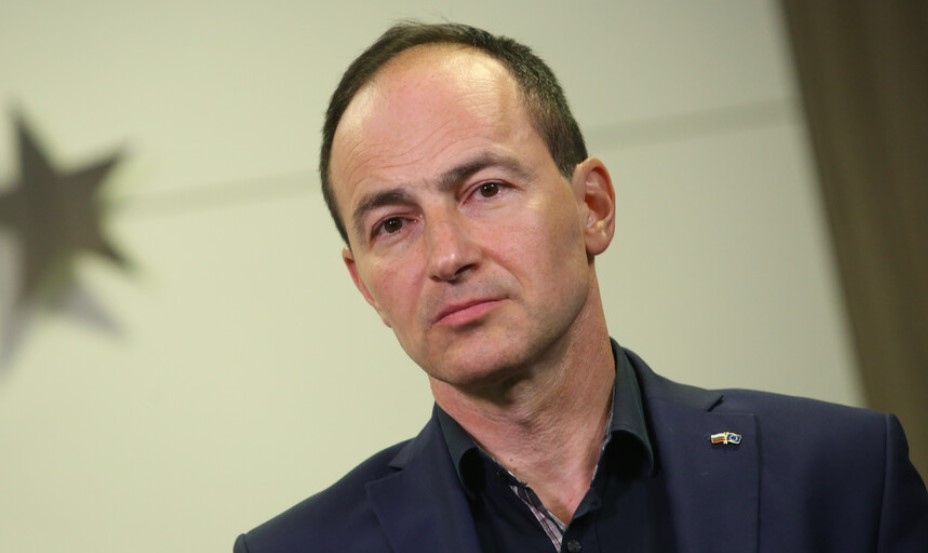 Евродепутатът Андрей Ковачев и още четирима други български гржадани днес