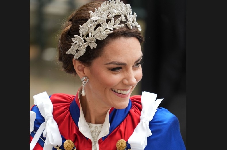 Принц Хари беше в добро настроение и се усмихваше щедро