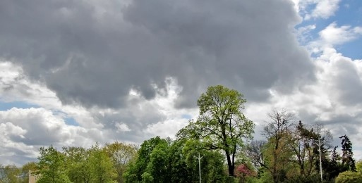 Днес ще преобладава облачно време Валежите ще продължат като по слаби