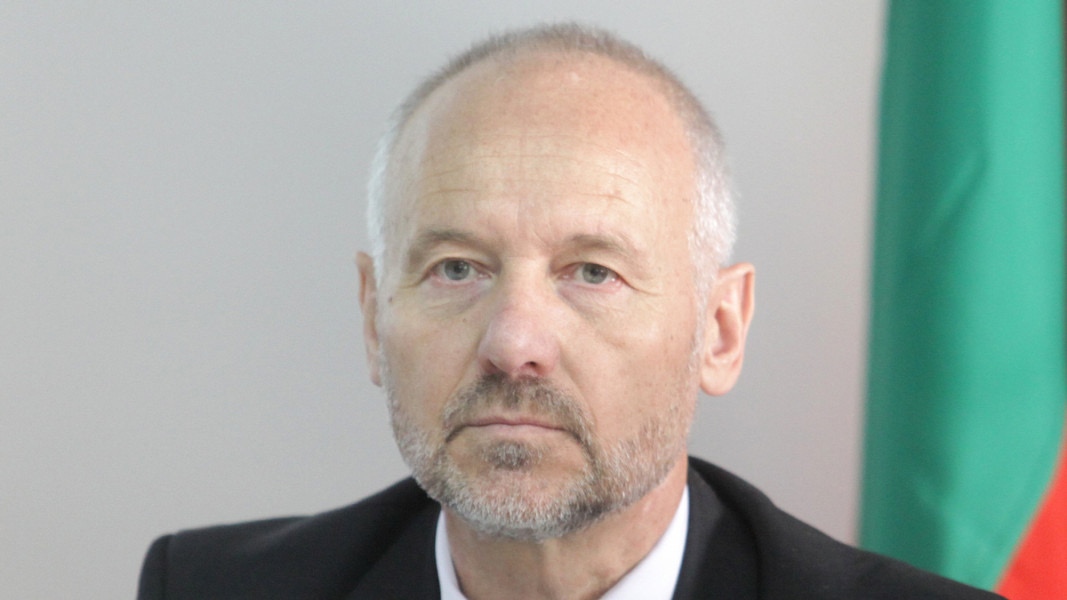 Изненадан съм че беше позволено да се възстанови надписа на