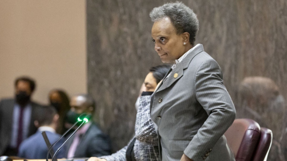 Кметът на Чикаго Лори Лайтфут обяви извънредно положение в отговор