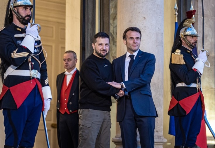 Франция ще изпрати на Украйна през следващите седмици десетки бронирани