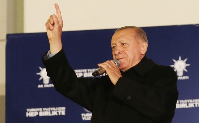 Ердоган печели в повечето засегнати от земетресението окръзи