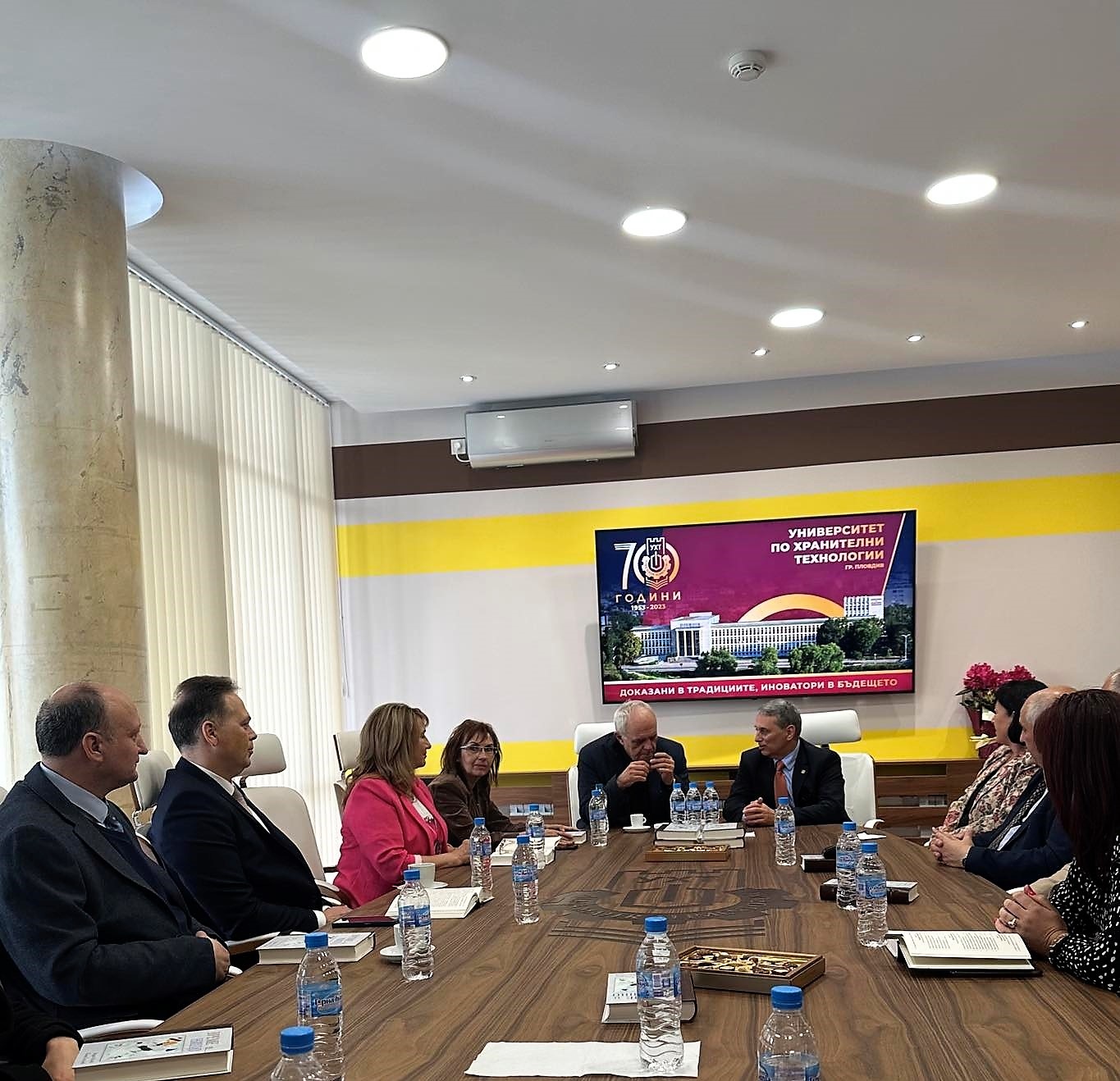 По инициатива на проф Пламен Моллов в УХТ беше представена