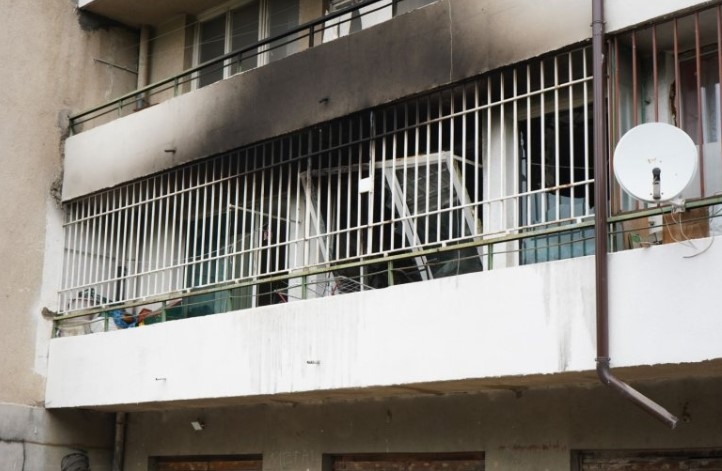 Презаредена електрическа тротинетка стана причина за пожар в апартамент в