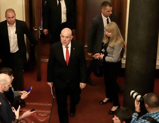 Парламентарната правна комисия прие на първо четене въвеждането на механизъм за