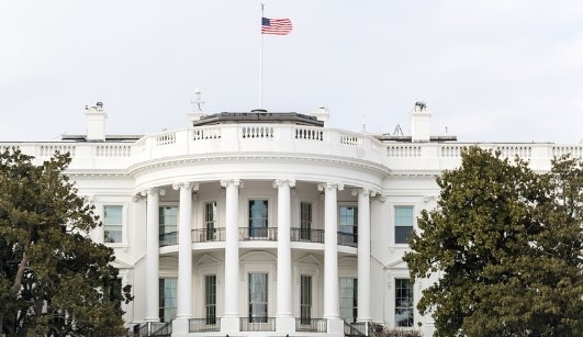 Шофьорът на камион е бил задържан снощи във Вашингтон след