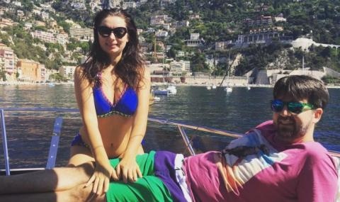 Преди няколко дни сексгуруто Наталия Кобилкина се разведе Една от най известните