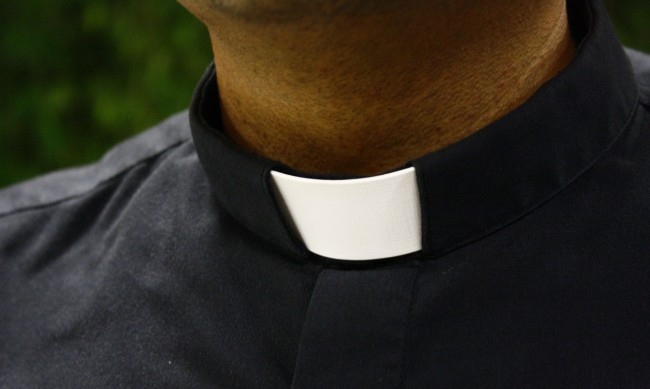 Повече от 450 католически духовници в американския щат Илинойс са