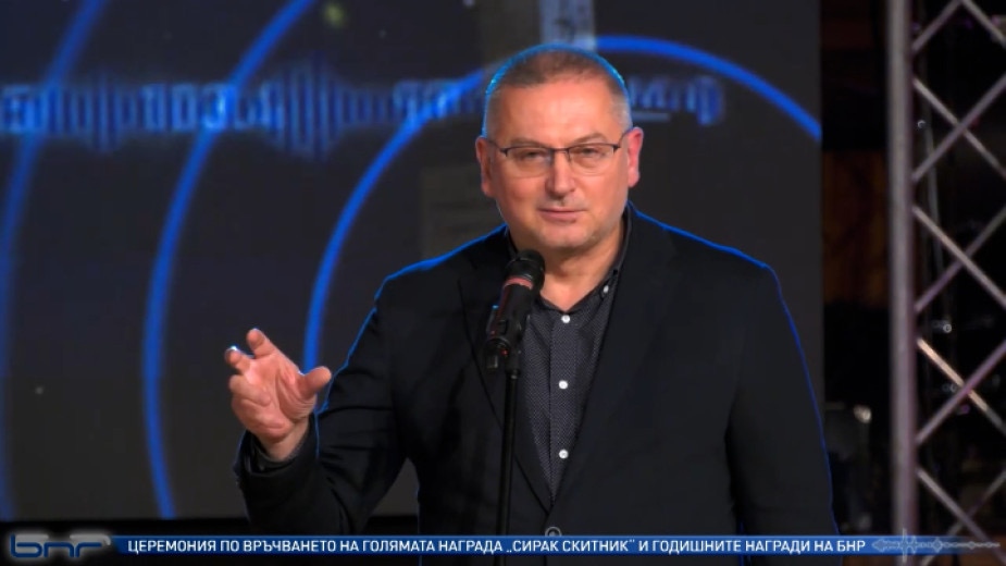 Моята първа Европа беше едно старо дървено радио Имената на