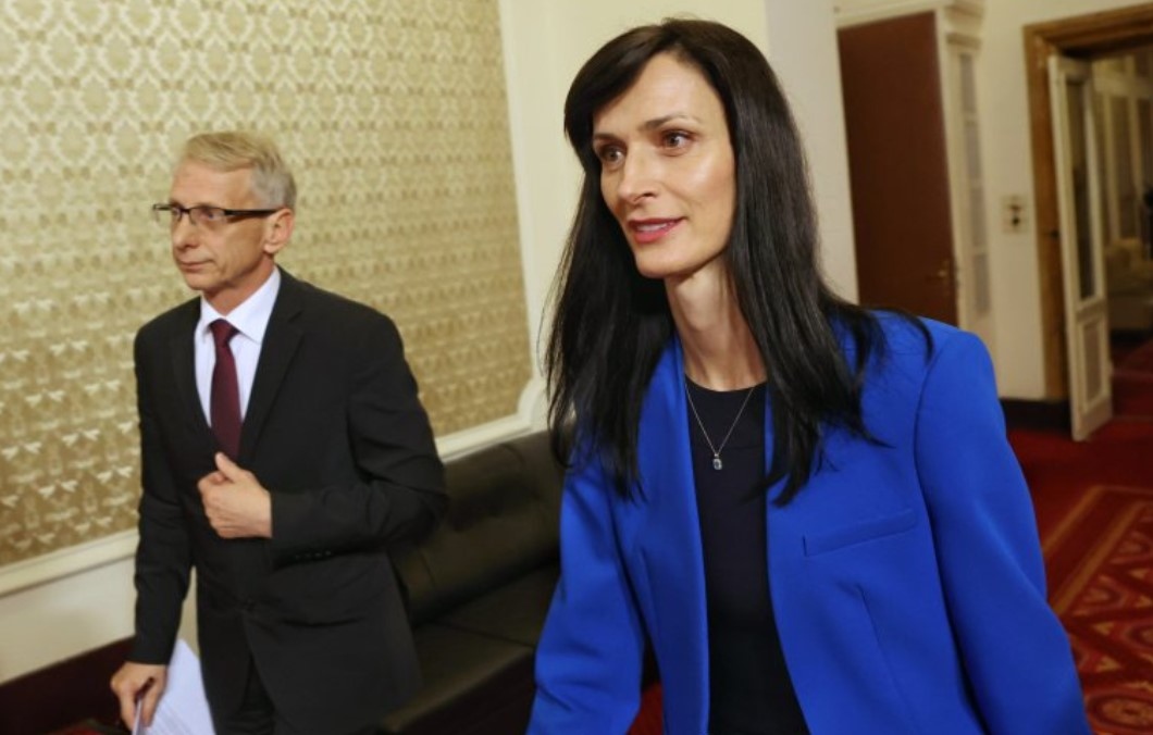 ГЕРБ СДС и ПП ДБ преговорят за министерски постове
ДБ няма да имат