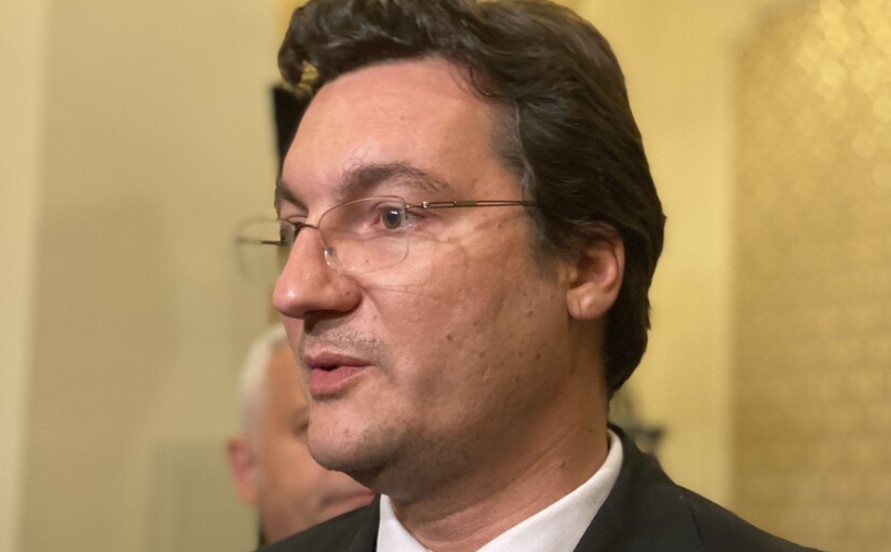 Удовлетворен съм и съм благодарен на всички народни представители които