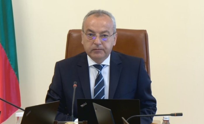 Финансовата сметка на България не може повече да стои в