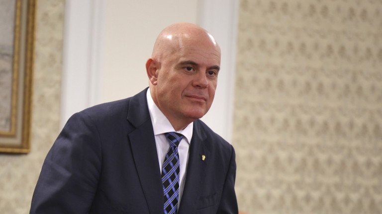 Време е в името на България Това написа главният прокурор Иван