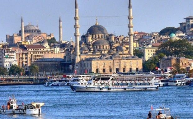 Президентите на Русия и Украйна Владимир Путин и Володимир Зеленски