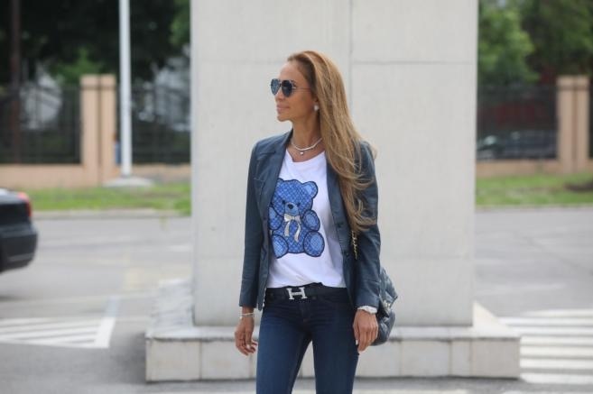 Схемата е кошмарна и се започва от най ниските нива за