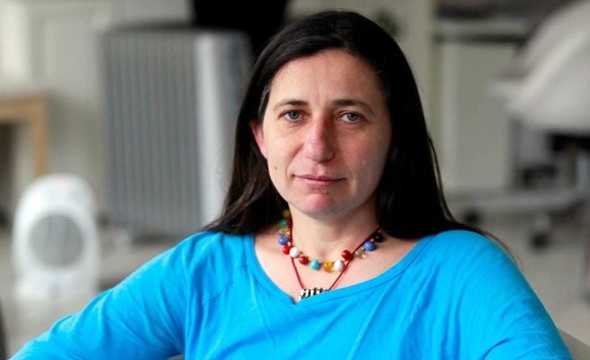 Вашата позиция е чиста форма на национално предателство Рано или